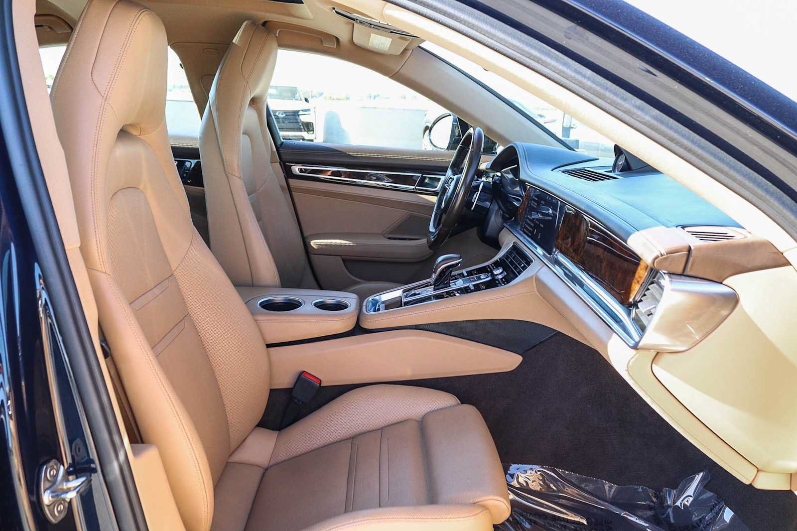Used 2021 Porsche Panamera RWD image 19