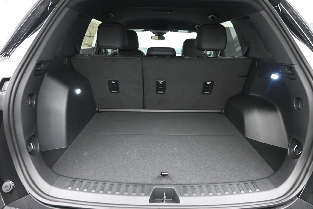 New 2027 Chevrolet Equinox RS w/ Convenience Package III AWD/4WD image 11
