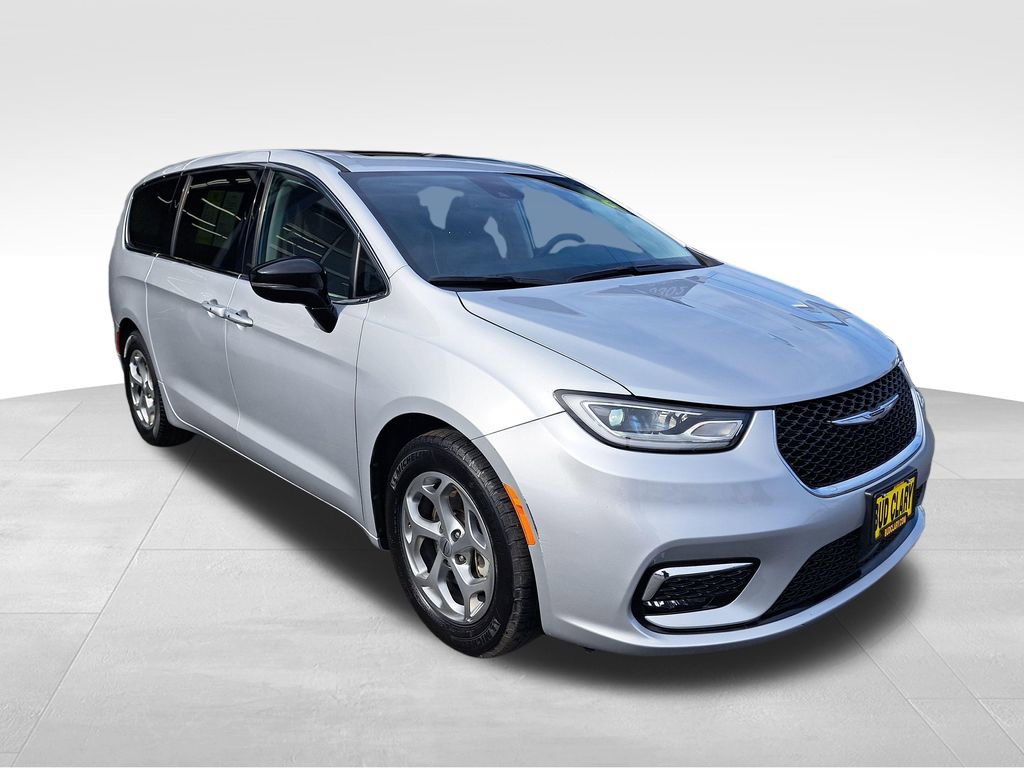 Used 2024 Chrysler Pacifica Limited FWD image 8