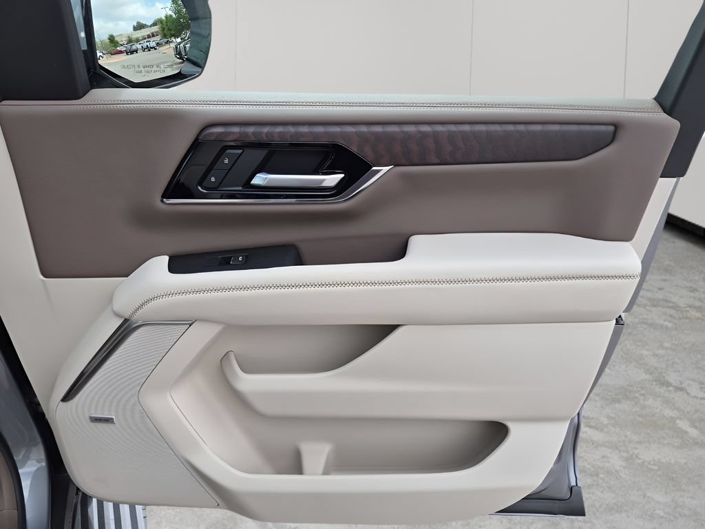 New 2026 GMC Yukon XL Denali w/ Sun & Power Step Package AWD/4WD image 16