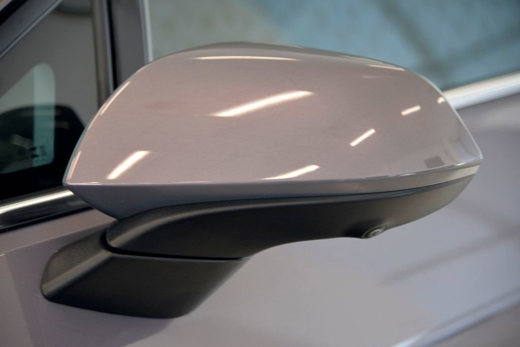 Used 2025 Chevrolet Equinox EV LT w/ Convenience Package image 12