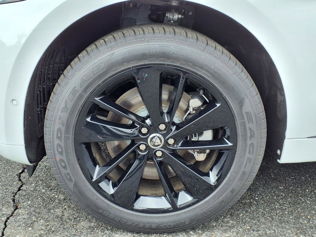 New 2026 Jaguar F-PACE R-Dynamic S image 9