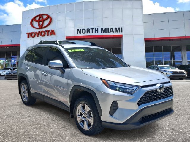 Used 2022 Toyota RAV4 XLE AWD/4WD image 1
