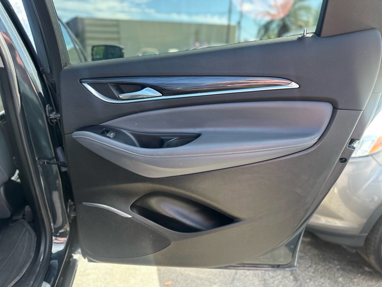 Used 2018 Buick Enclave Premium w/ Experience Buick Package image 27
