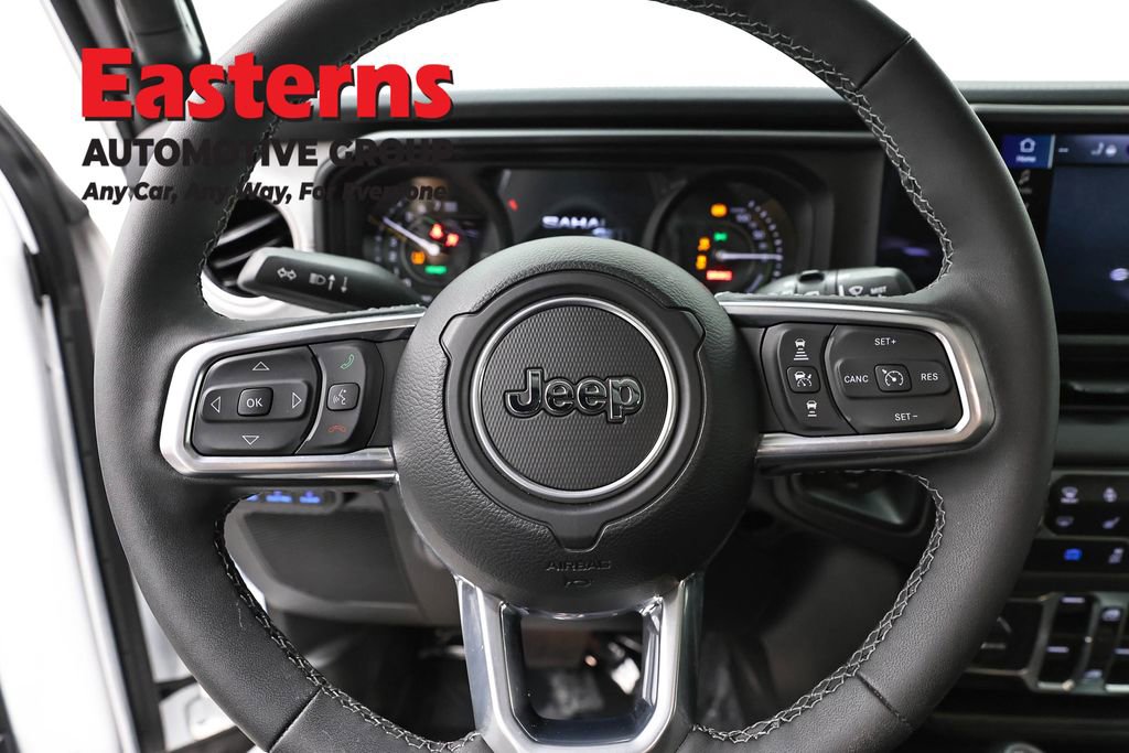 Used 2025 Jeep Wrangler Unlimited Sahara image 10