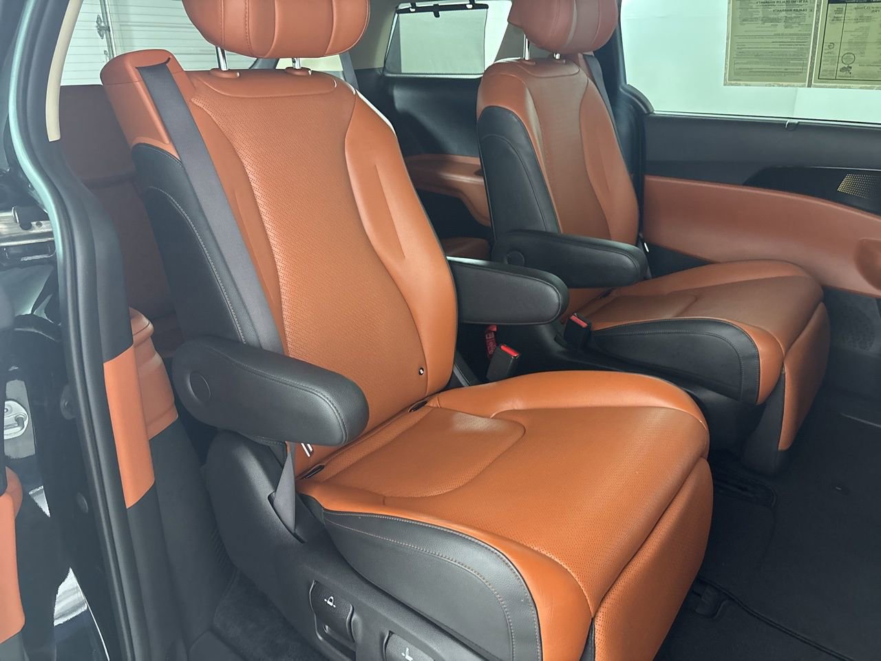 Used 2025 Kia Carnival SX Prestige image 25