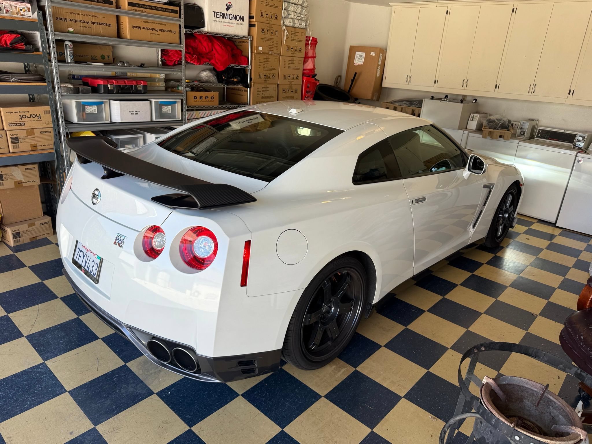 Used 2015 Nissan GT-R Black Edition AWD/4WD image 2