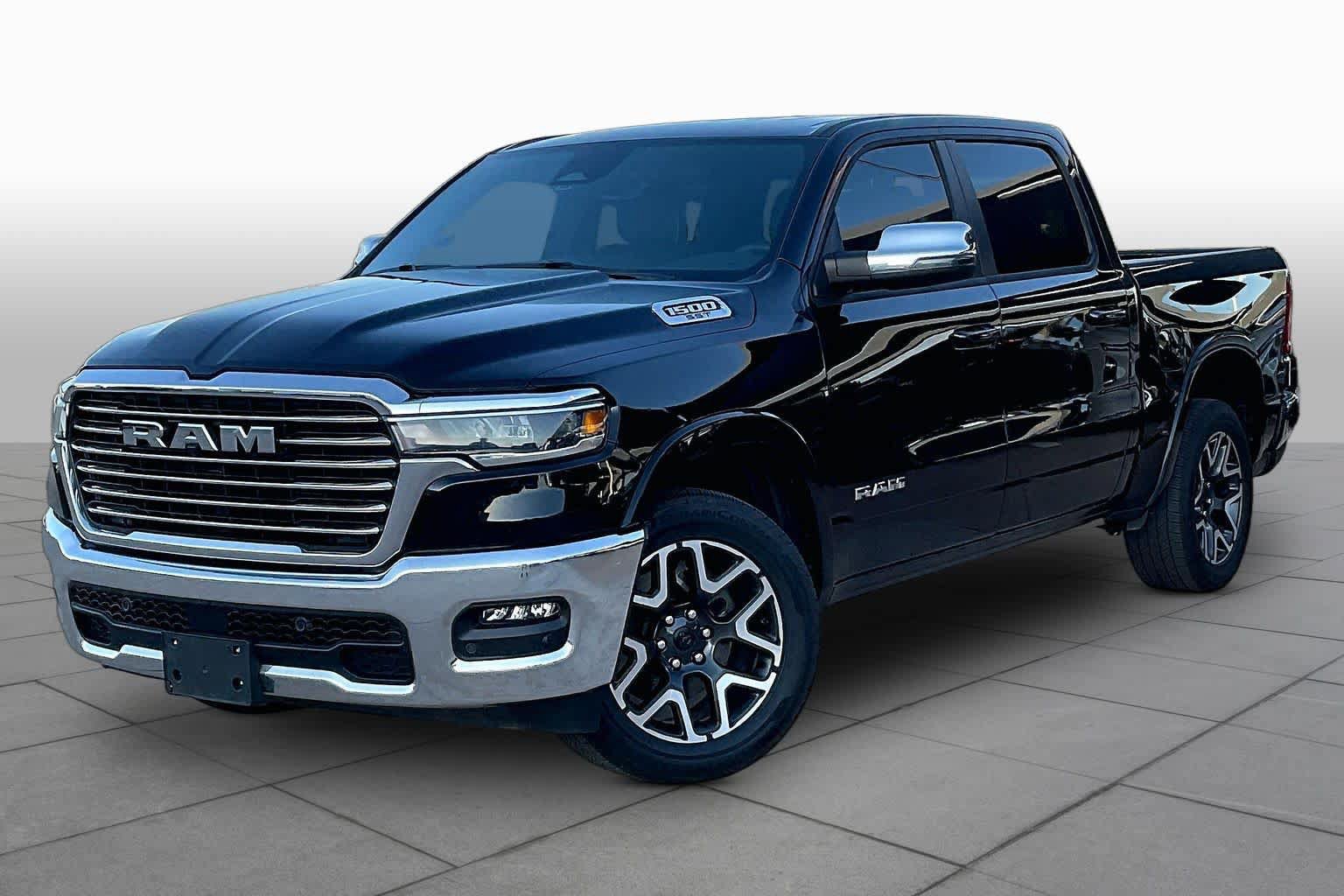 Used 2025 RAM 1500 Laramie AWD/4WD image 3