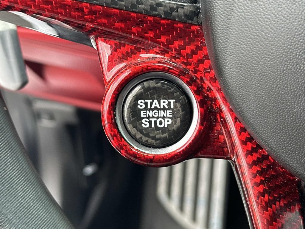 Used 2019 Alfa Romeo Giulia AWD w/ Quick Order Package 22J Sport image 28