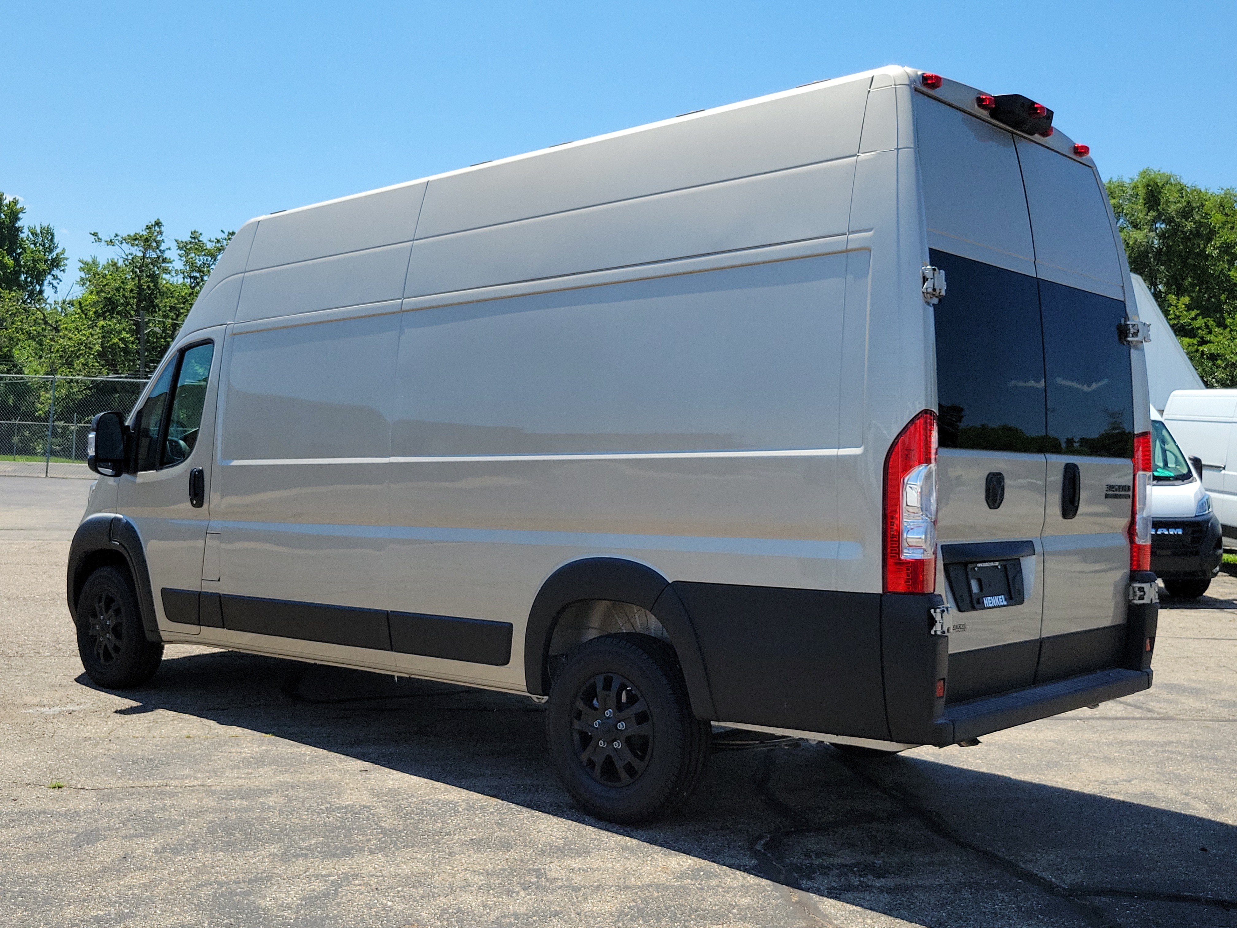 Used 2026 RAM ProMaster 3500 w/ Quick Order Package 22G SLT FWD image 3