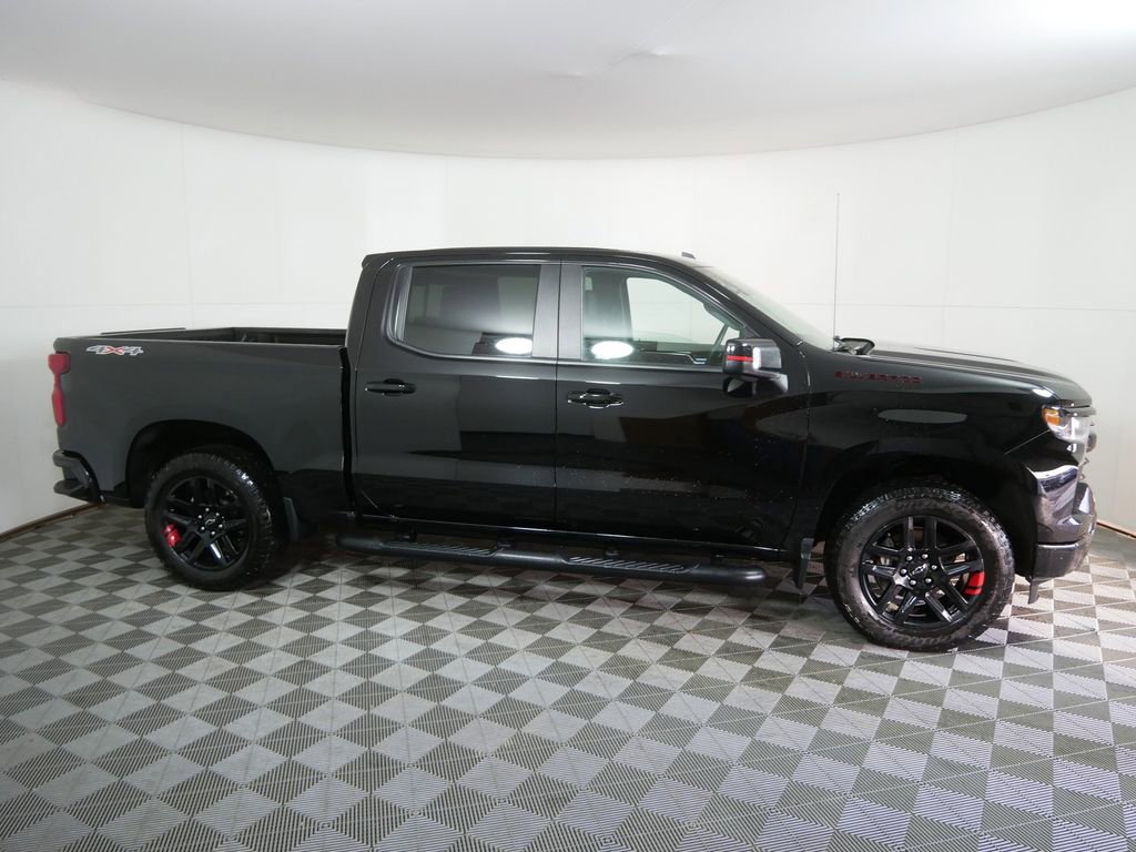 Used 2022 Chevrolet Silverado 1500 RST w/ Redline Edition image 2