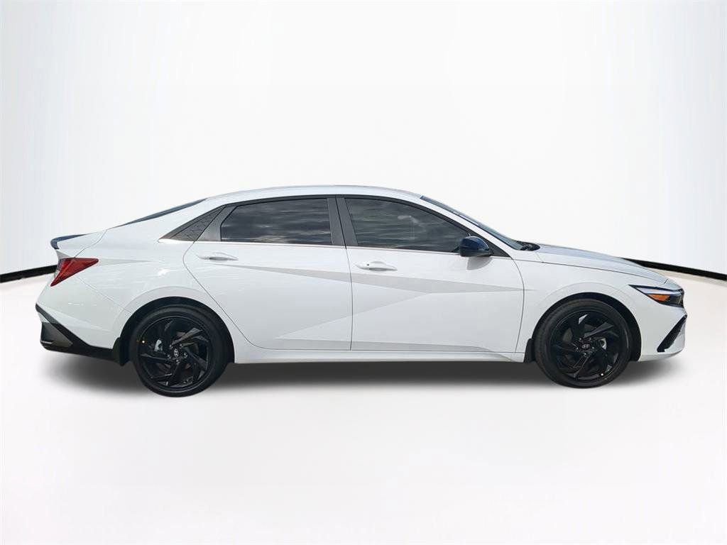 New 2026 Hyundai Elantra SEL Sport image 4