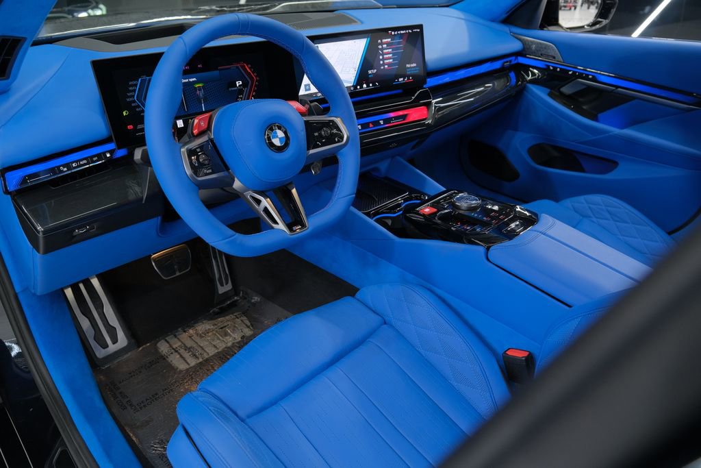 Used 2025 BMW M5 image 56