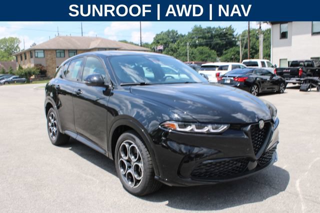 Used 2025 Alfa Romeo Tonale AWD/4WD image 2