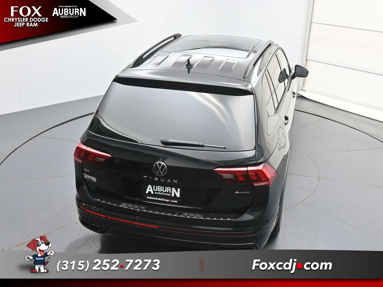 Used 2024 Volkswagen Tiguan SE R-Line AWD/4WD image 32