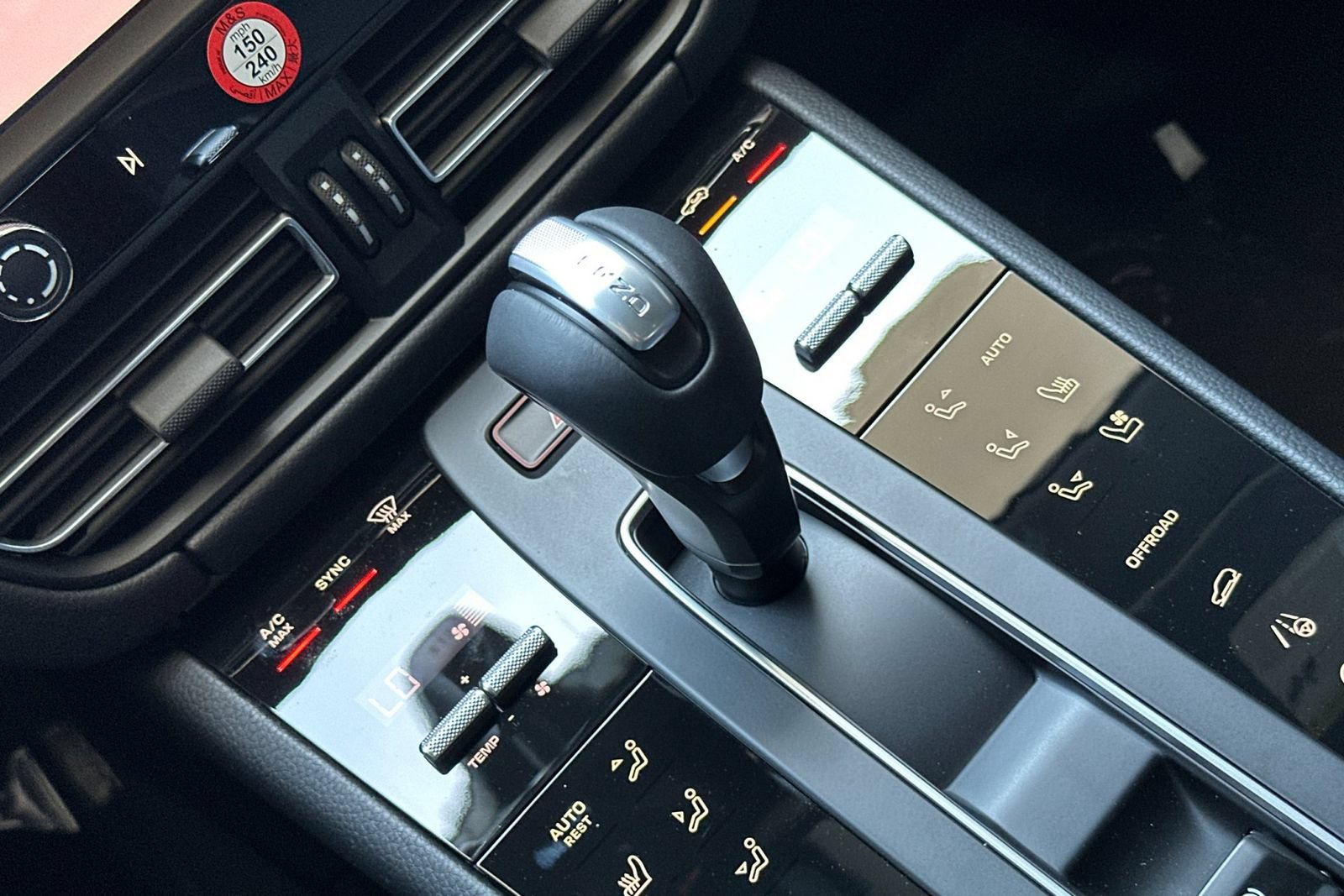 New 2026 Porsche Macan AWD/4WD image 28