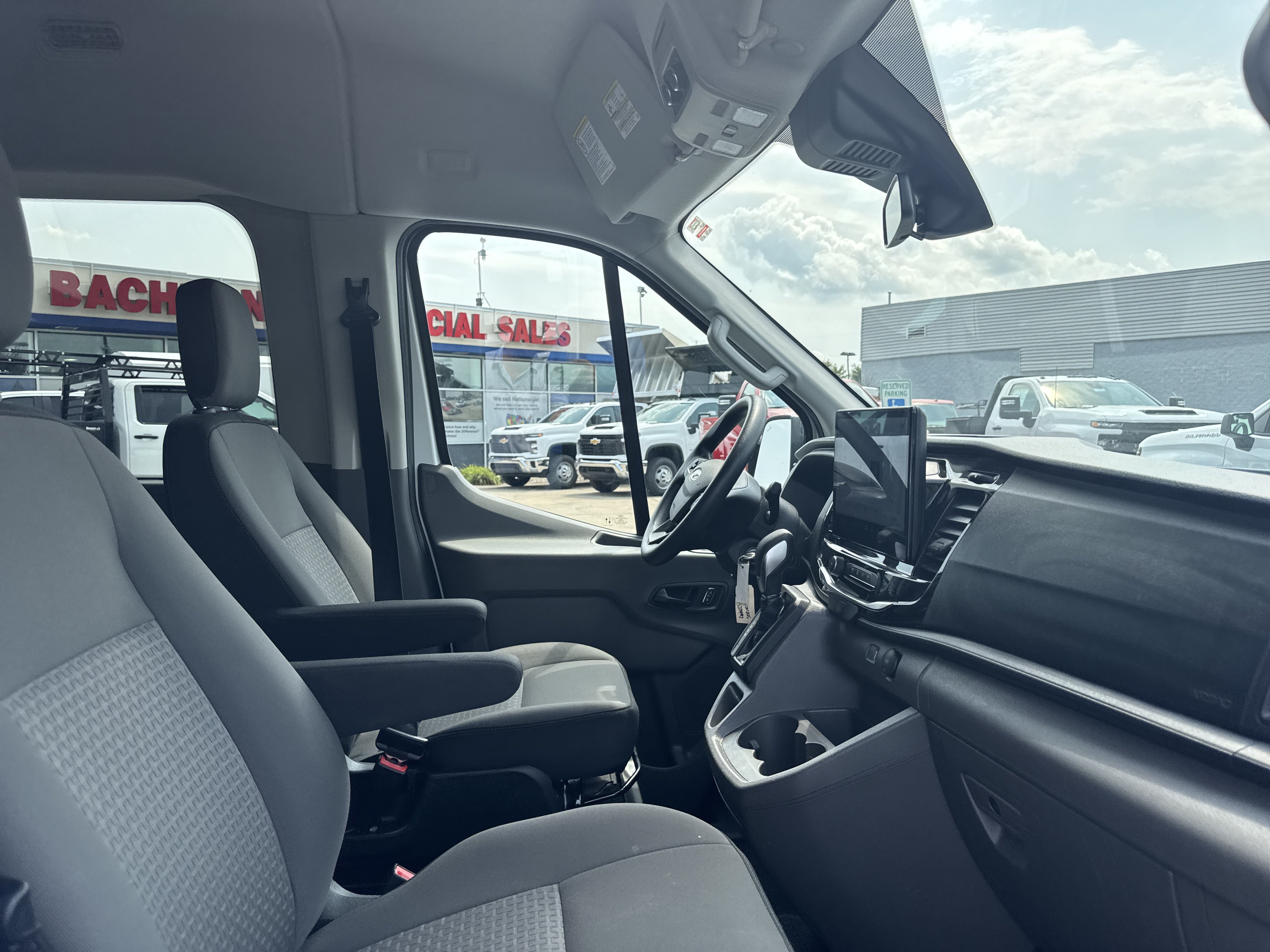 Used 2024 Ford Transit 350 XLT RWD image 9