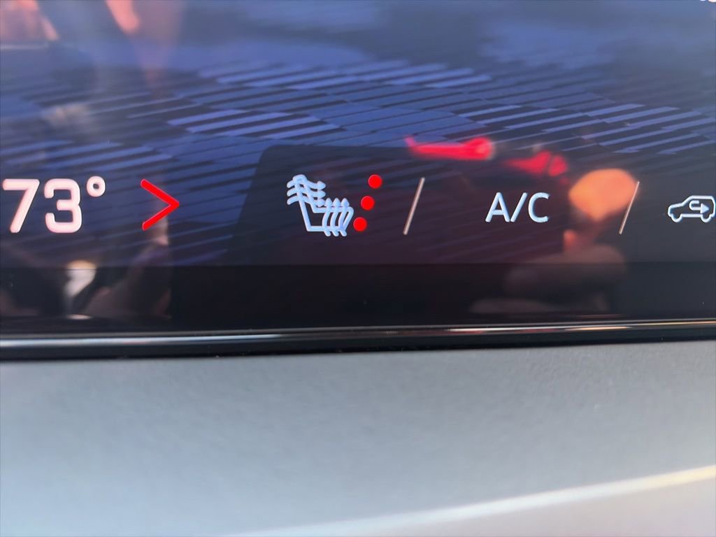 Used 2026 Chevrolet Traverse LT image 34