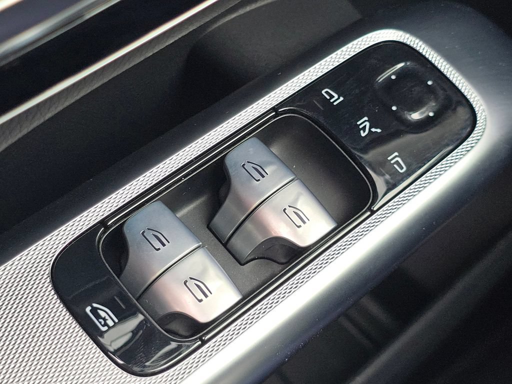 Used 2023 Mercedes-Benz GLC 300 4MATIC image 26
