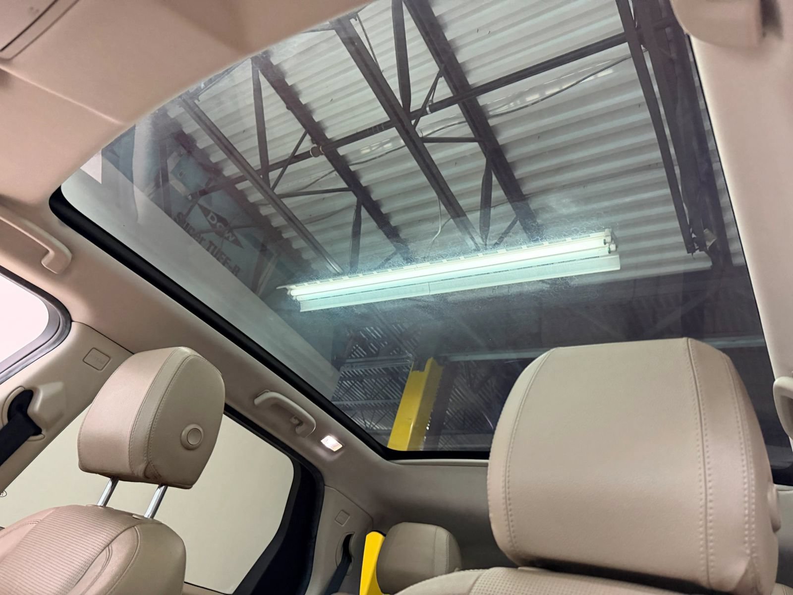 Used 2018 Land Rover Discovery Sport HSE AWD/4WD image 33