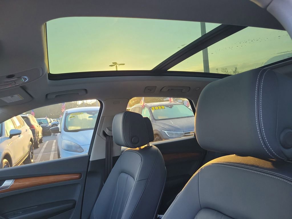 Used 2023 Audi Q5 2.0T Premium w/ Convenience Package image 15