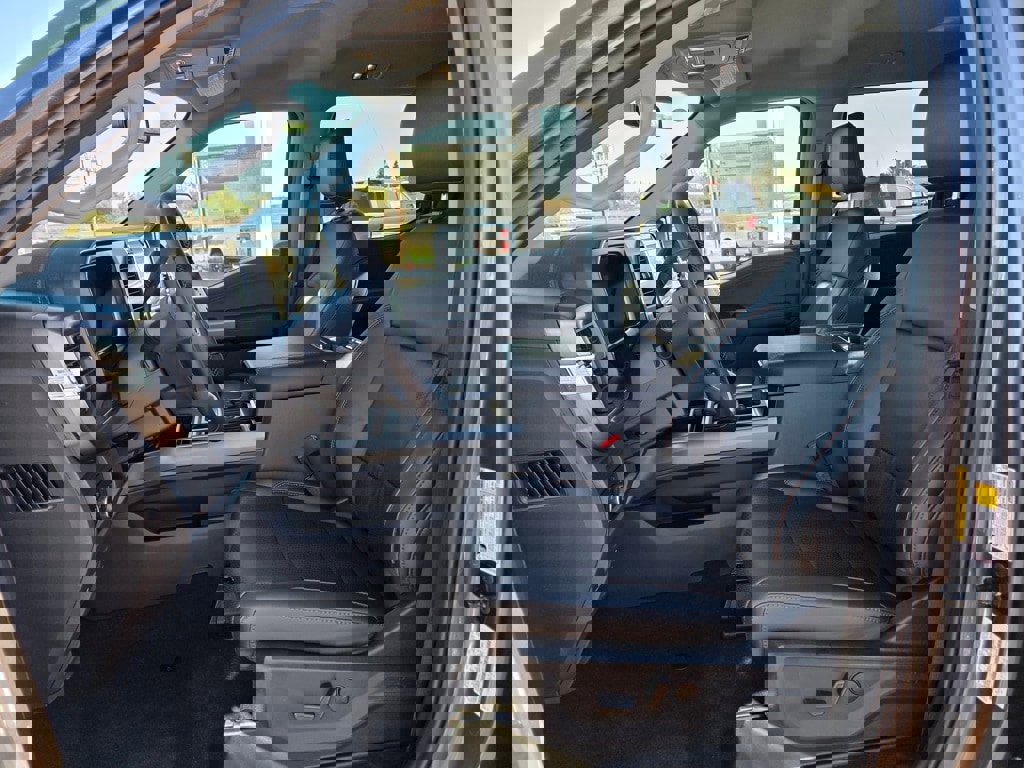 New 2026 Ford F350 Lariat image 7