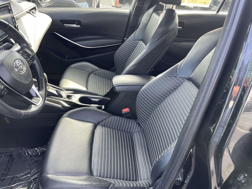 Used 2022 Toyota Corolla XSE image 28