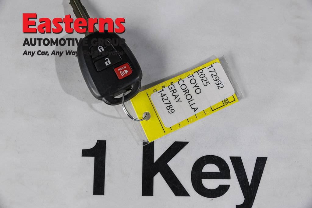Used 2025 Toyota Corolla Cross L FWD image 26
