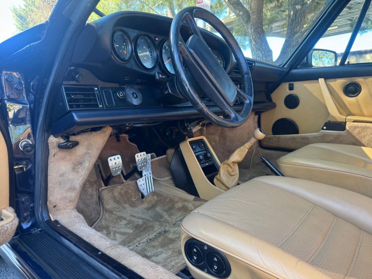Used 1989 Porsche 911 Carrera RWD image 24