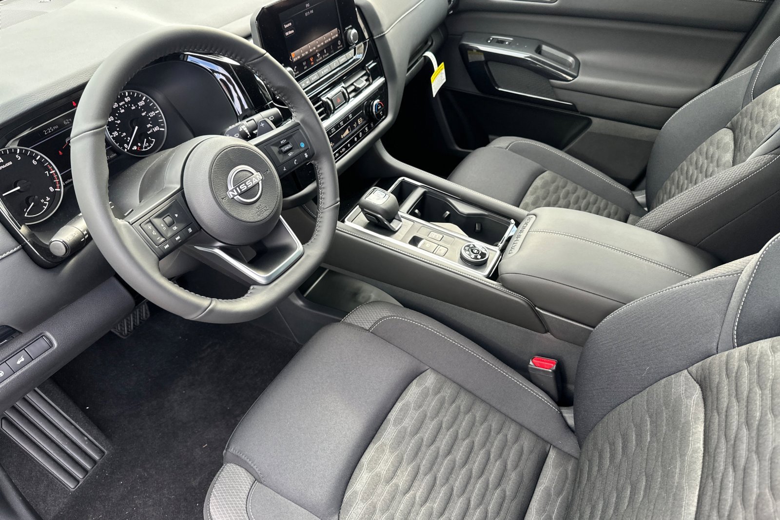 New 2025 Nissan Pathfinder SV w/ Black Appearance Package image 7
