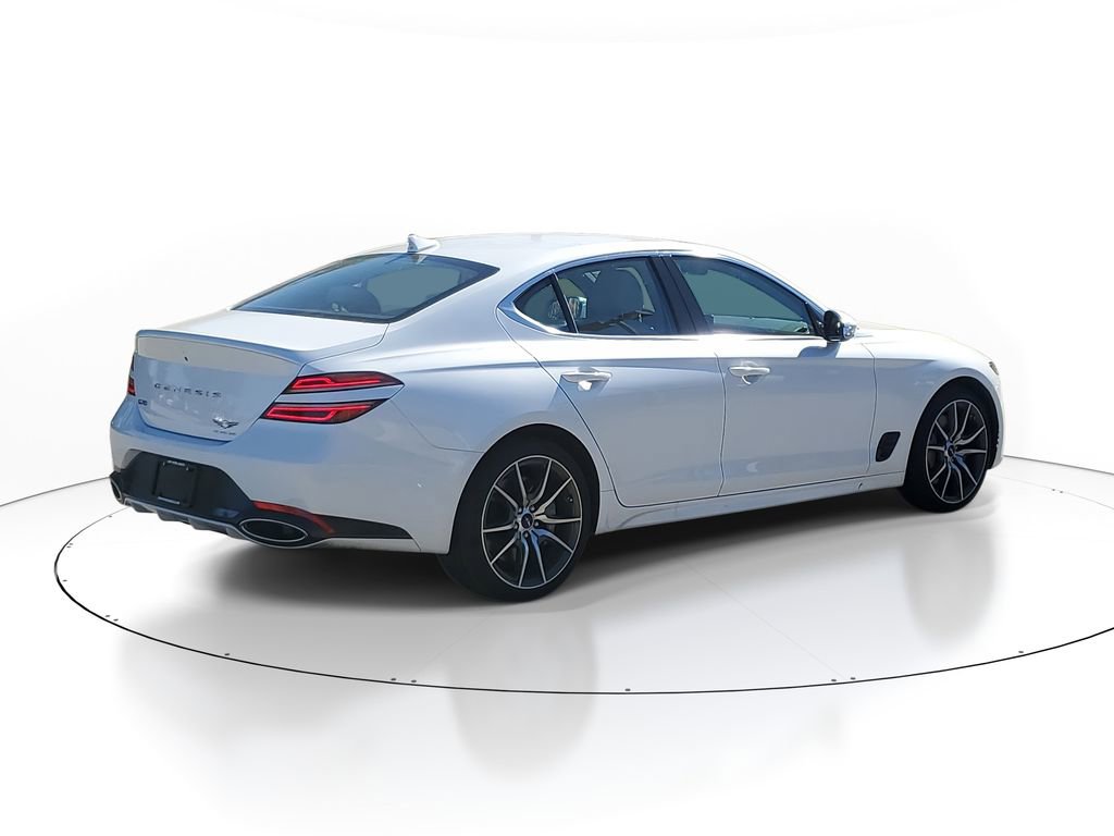 Used 2025 Genesis G70 2.5T image 3