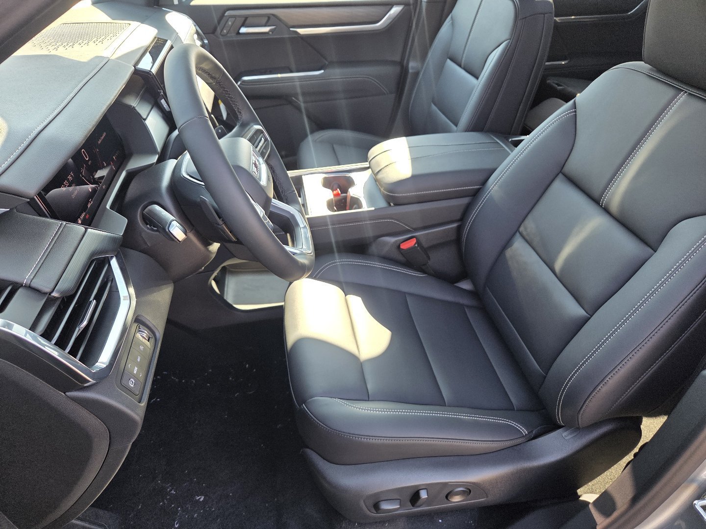 New 2027 GMC Acadia Elevation w/ Elevation Premium Package AWD/4WD image 25