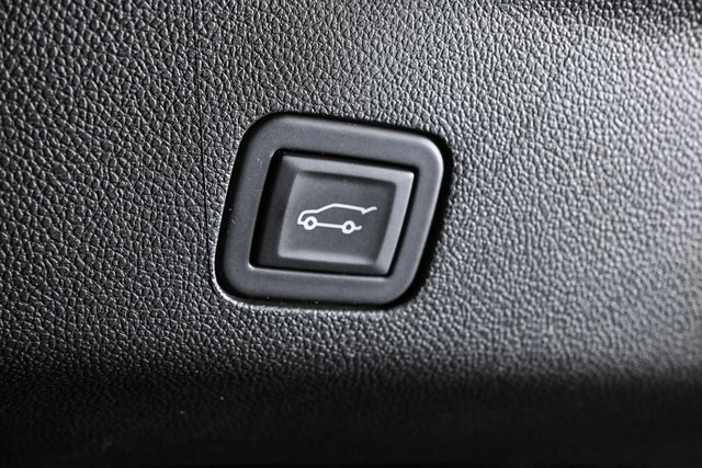 Used 2023 Chevrolet Suburban Premier image 37