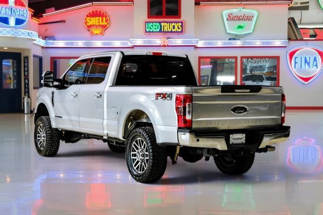 Used 2017 Ford F250 Lariat w/ Lariat Value Package AWD/4WD image 4