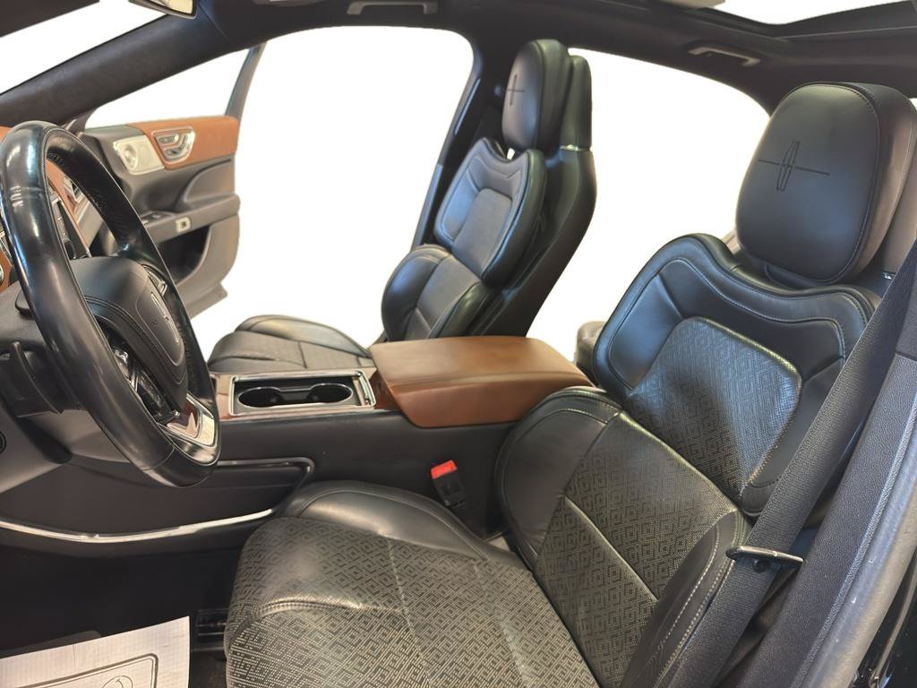 Used 2018 Lincoln Continental Black Label AWD/4WD image 16