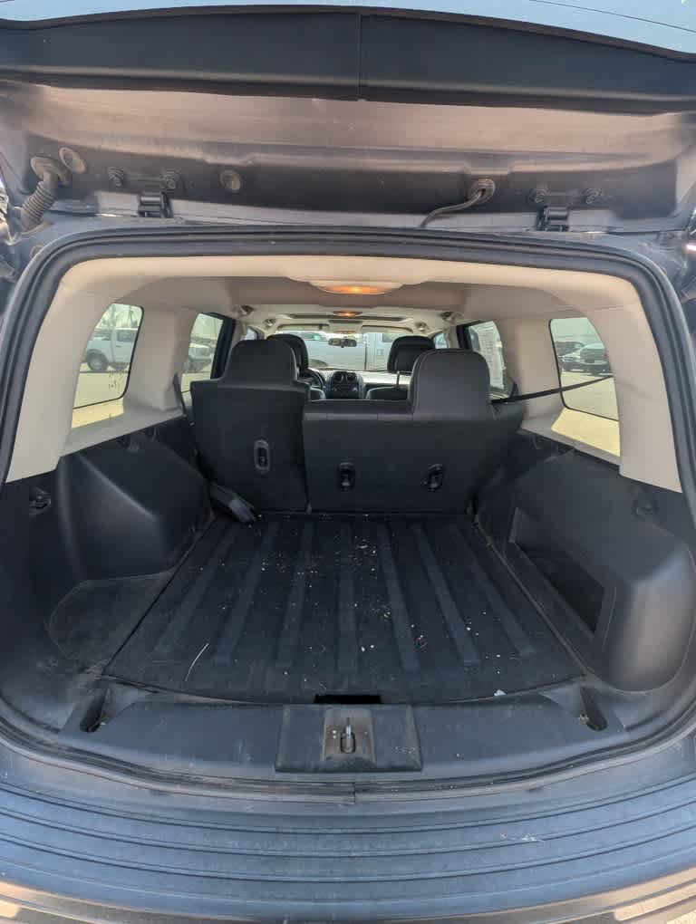 Used 2015 Jeep Patriot High Altitude AWD/4WD image 13