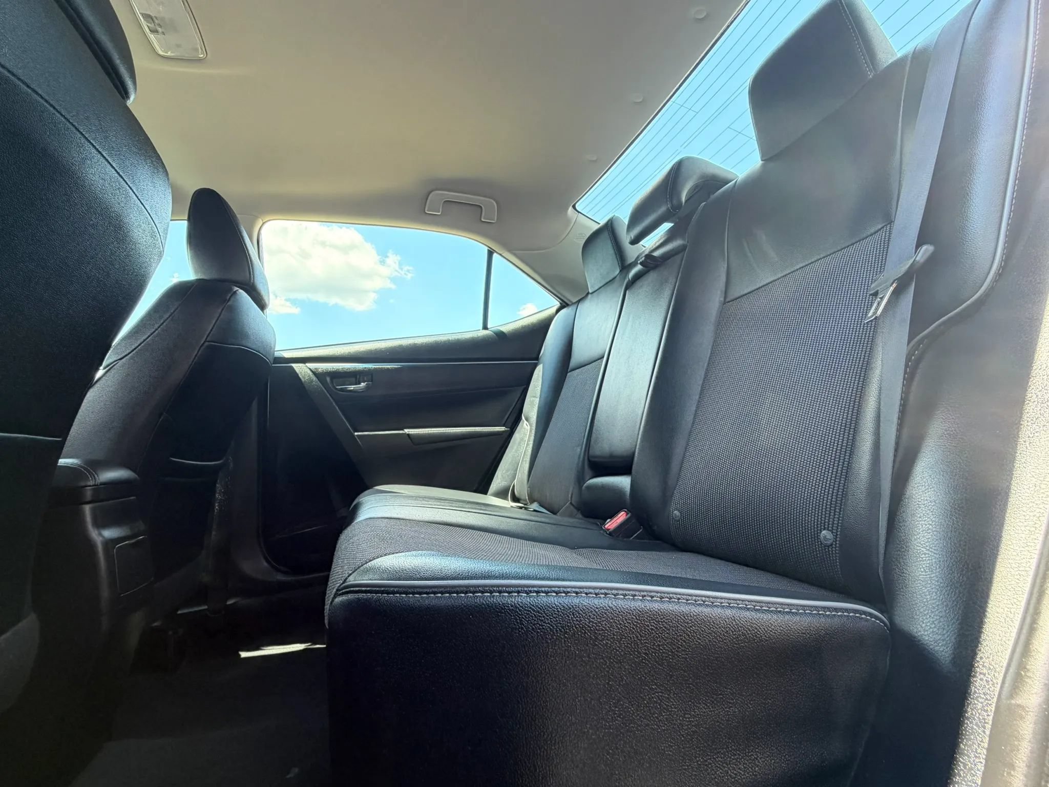 Used 2016 Toyota Corolla S FWD image 11
