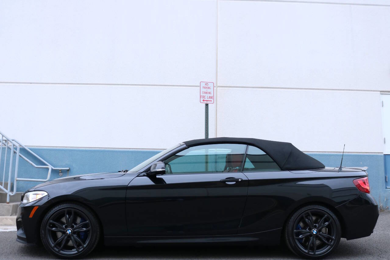 Used 2016 BMW M235i Convertible image 8