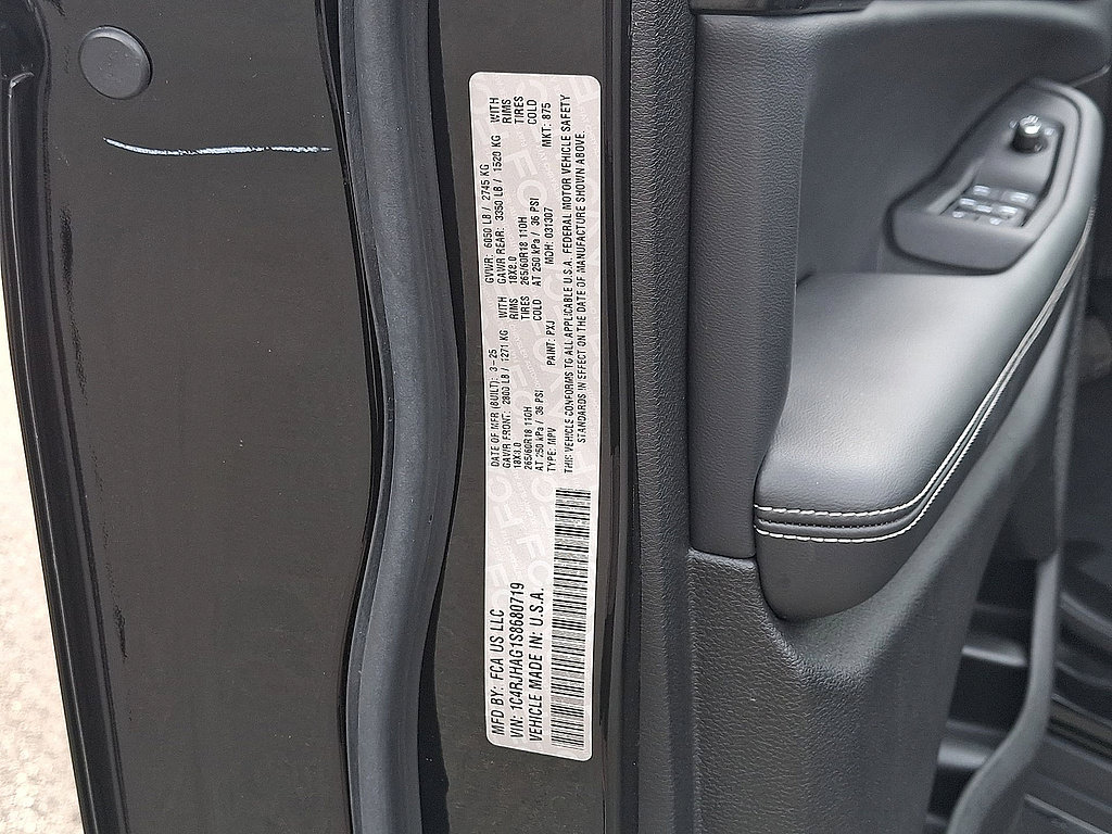 Used 2025 Jeep Grand Cherokee Altitude AWD/4WD image 18
