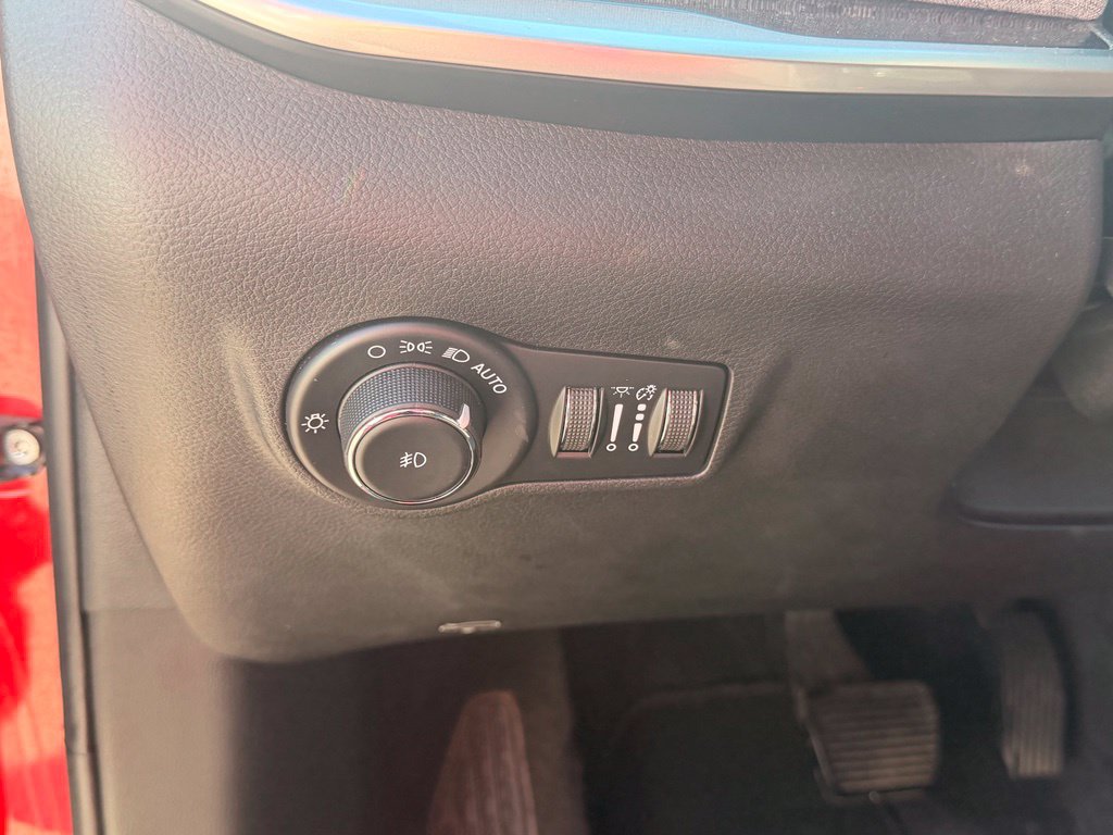 Used 2023 Jeep Compass Latitude AWD/4WD image 19