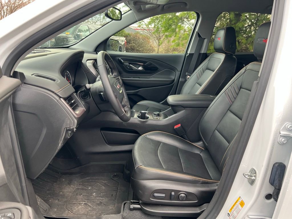 Used 2022 GMC Terrain AT4 w/ Infotainment Package II image 8