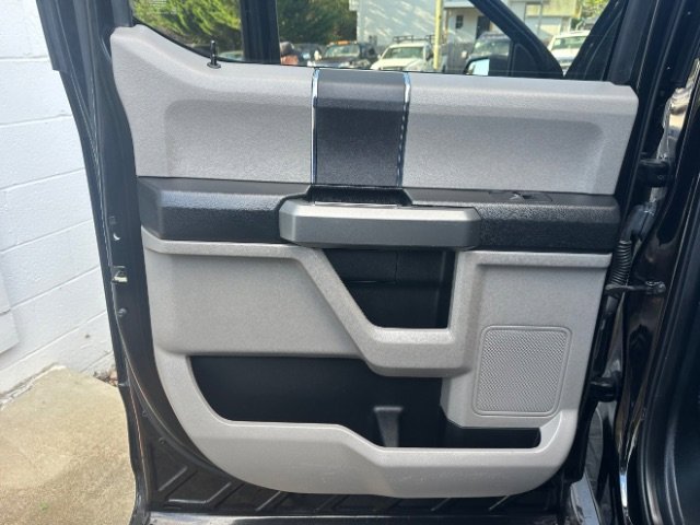 Used 2017 Ford F150 XLT image 27