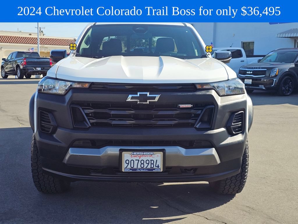 Used 2024 Chevrolet Colorado Trail Boss w/ Advanced Trailering Package AWD/4WD image 3