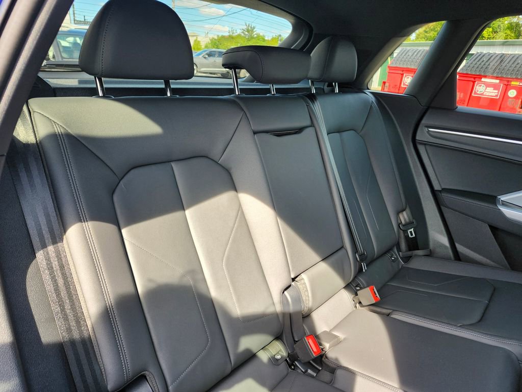 New 2025 Audi Q3 2.0T Premium image 15