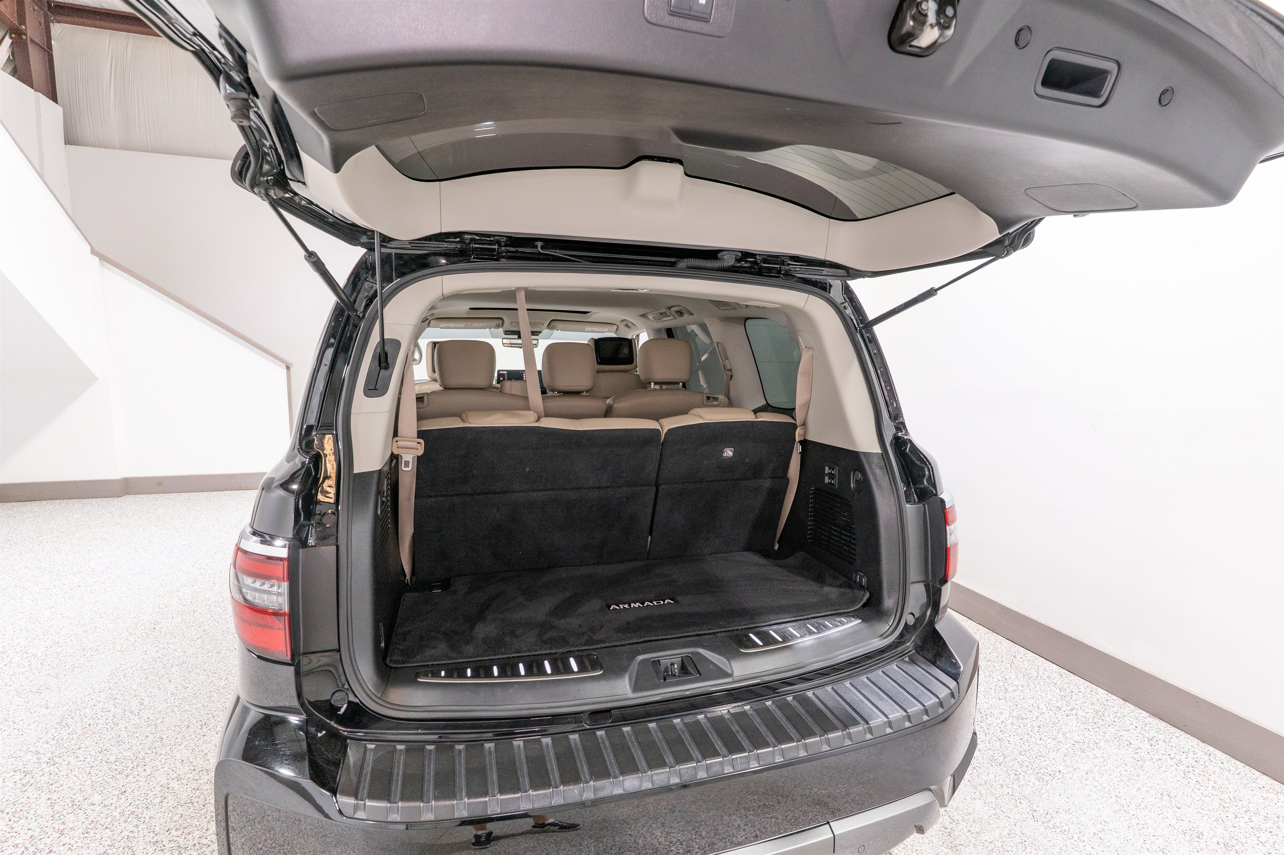 Used 2022 Nissan Armada Platinum RWD image 38