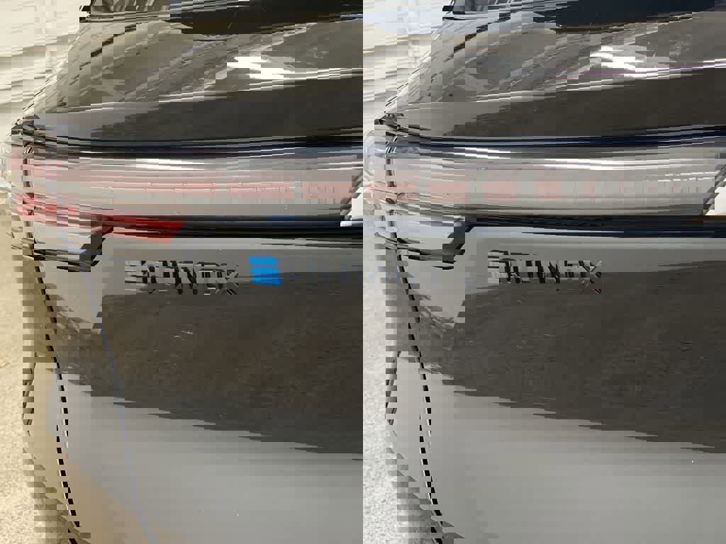 Used 2024 Chevrolet Equinox EV RS image 10