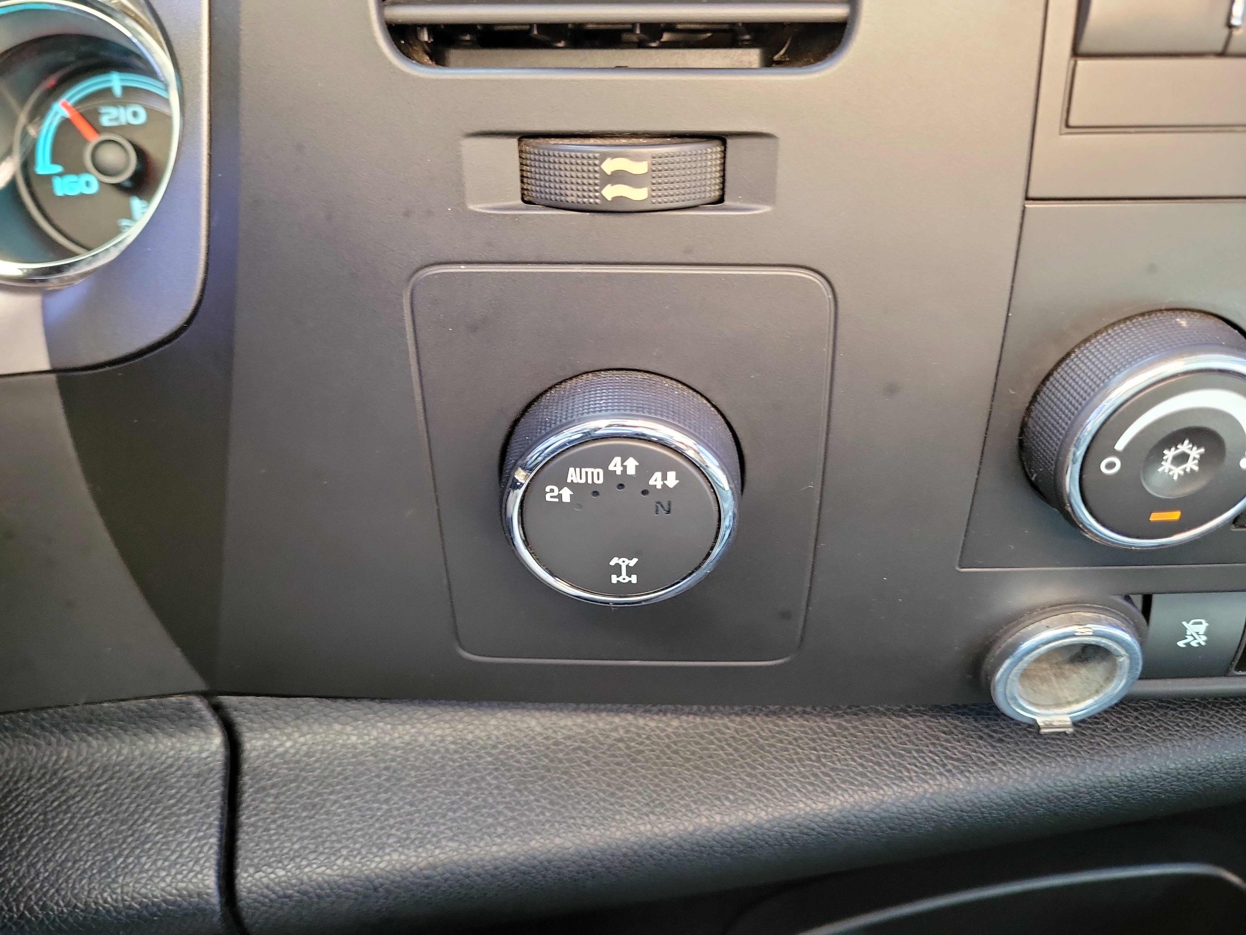 Used 2010 GMC Sierra 1500 SLE AWD/4WD image 24