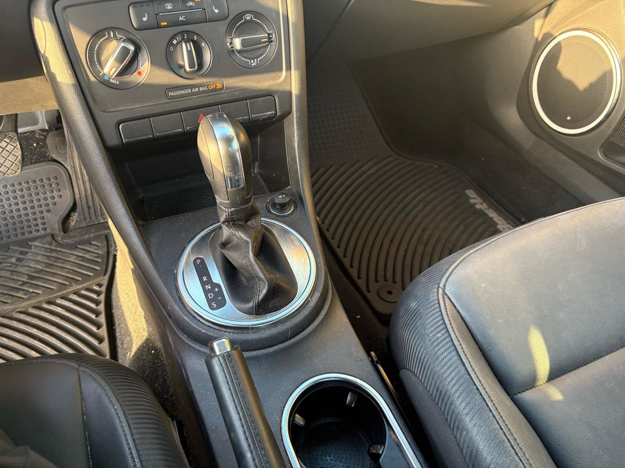 Used 2012 Volkswagen Beetle 2.5 FWD image 28