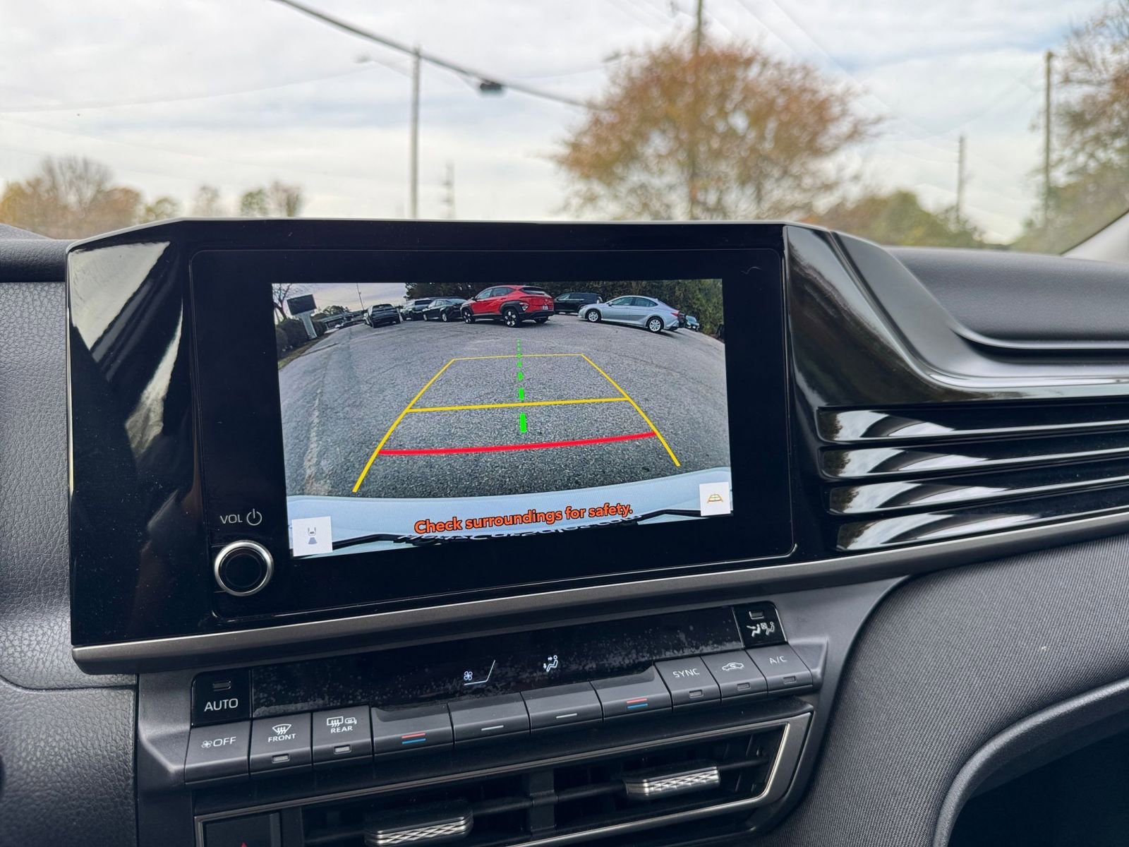 Used 2025 Toyota Camry LE image 17