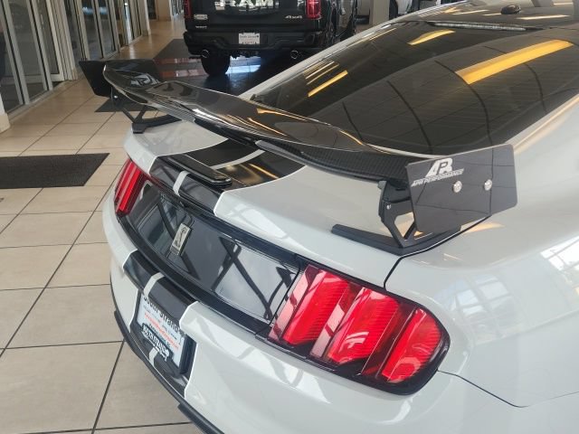 Used 2016 Ford Mustang Shelby GT350 w/ Technology Package RWD image 10